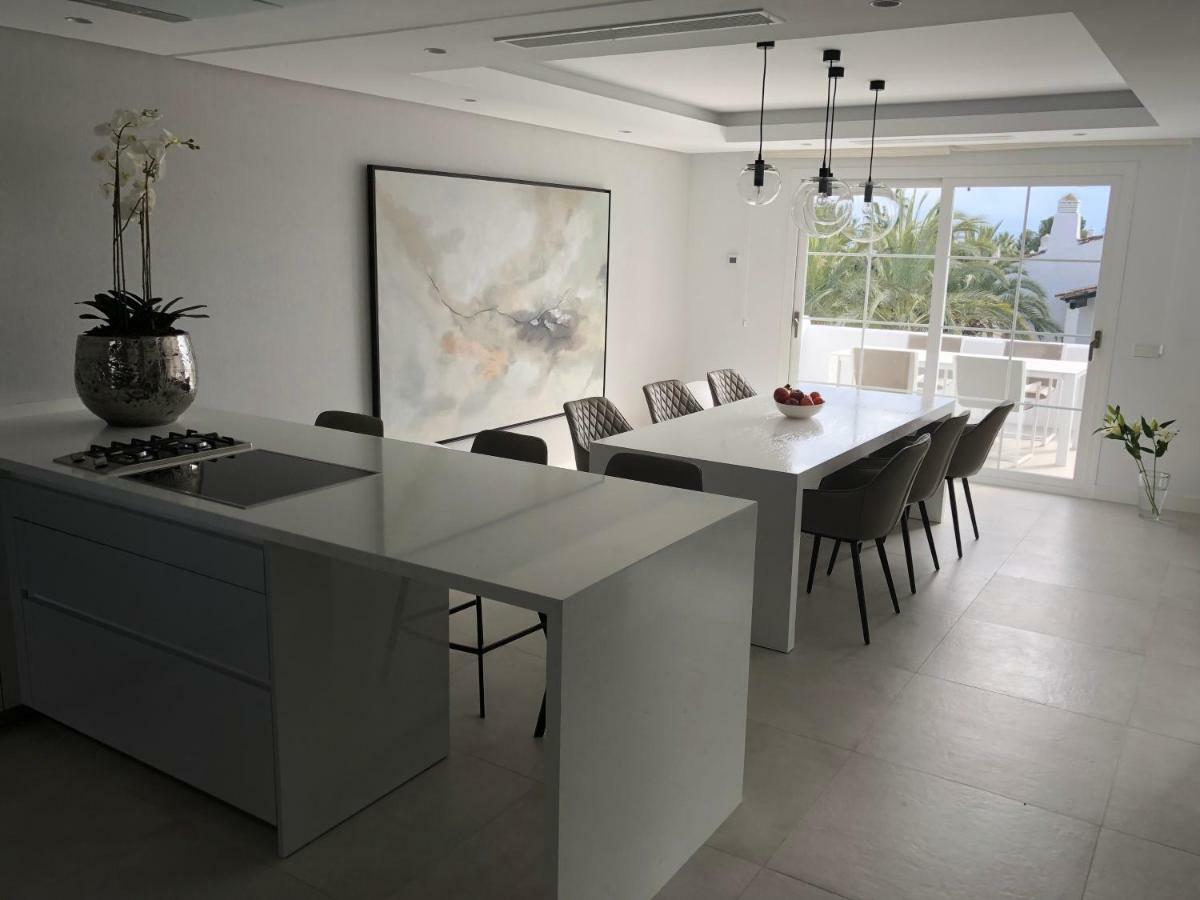 Modern Apartment Puente Romano Marbella Exterior photo