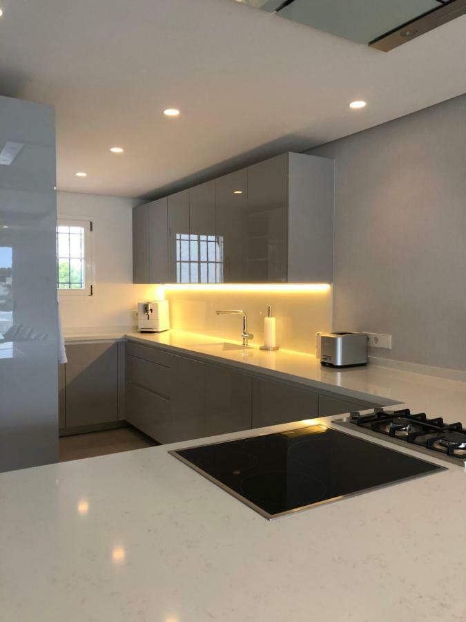 Modern Apartment Puente Romano Marbella Exterior photo